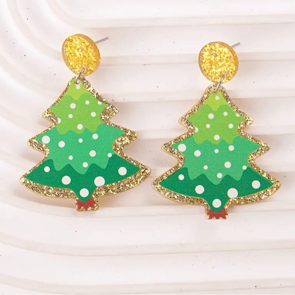 NWT Christmas Tree Earrings